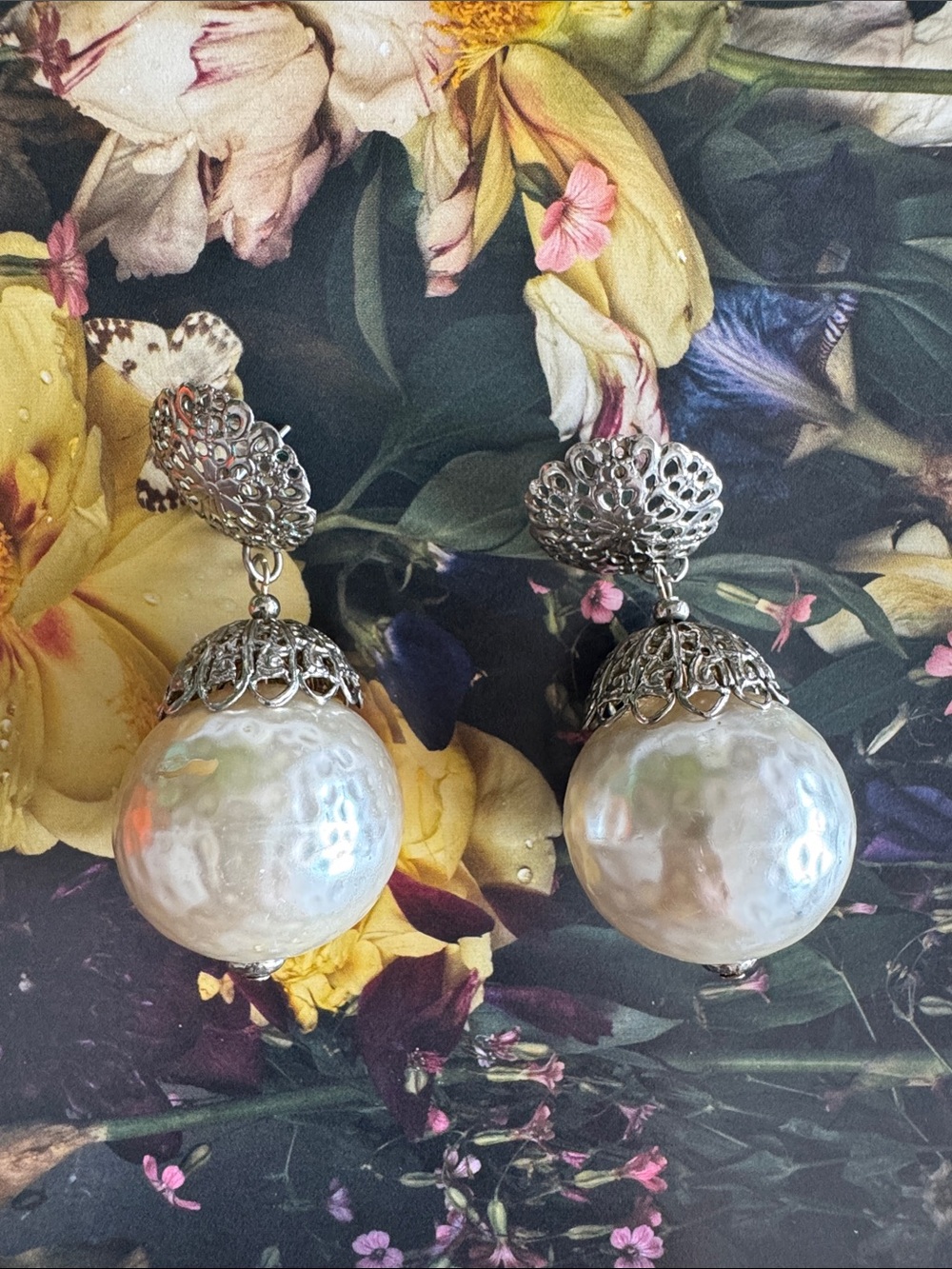 Vintage Elegant White Pearl Drop Earrings with Silver Filigree